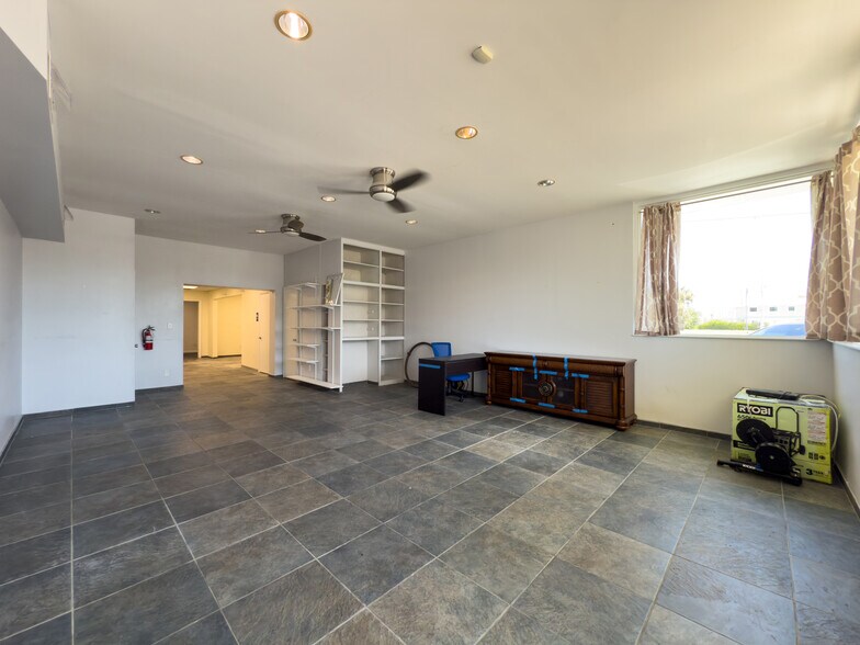 More Photos Of 805 N Federal Hwy, Boynton Beach Freestanding For Sale