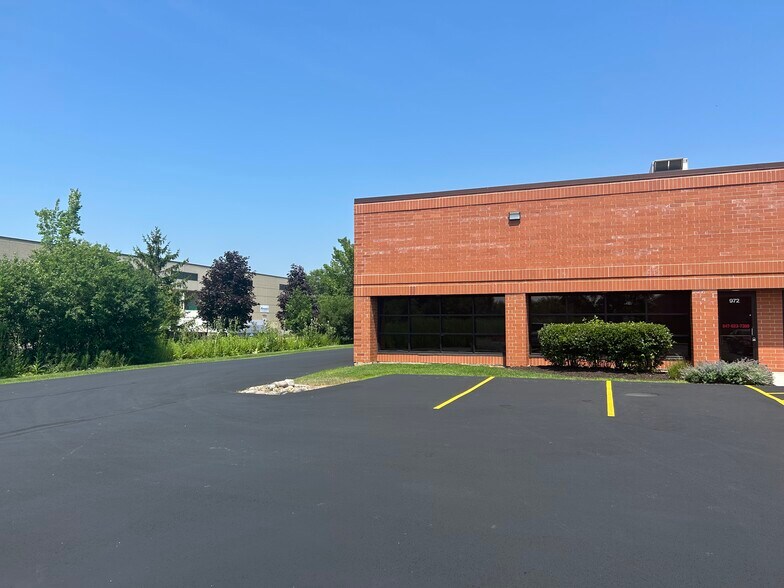 More Photos Of 940-972 Northpoint Blvd, Waukegan Light Distribution For Lease