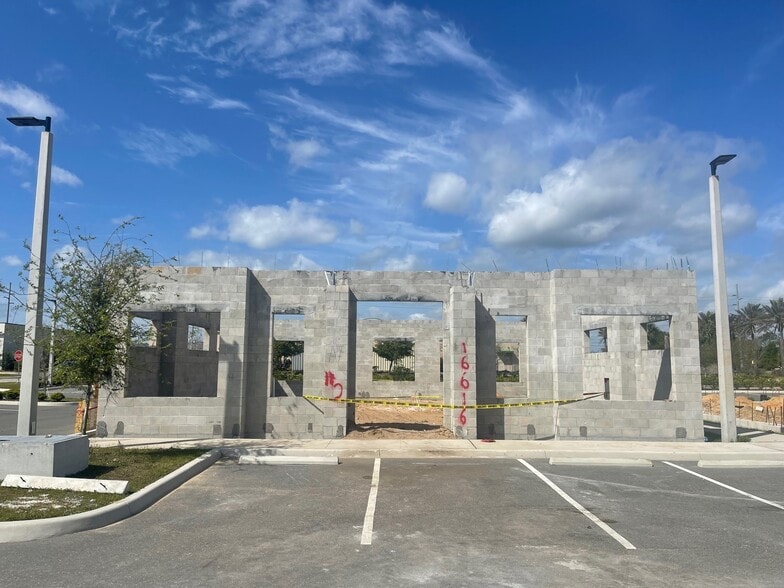 More Photos Of 16608 Sunrise Lakes Blvd, Clermont Medical For Sale