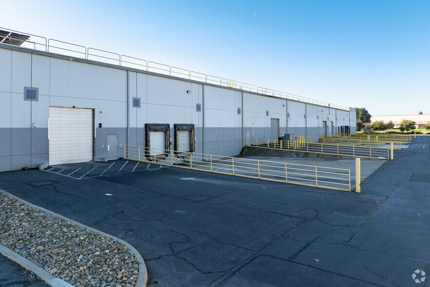 Primary Photo Of 2302 Courage Dr, Fairfield Manufacturing For Lease