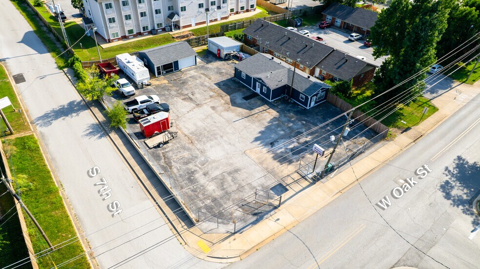 Primary Photo Of 700 W Oak St, Rogers Auto Dealership For Sale