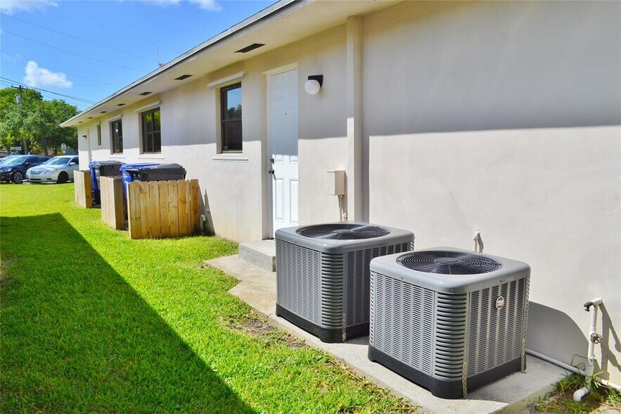 More Photos Of 5907 Tyler St, Hollywood Apartments For Sale