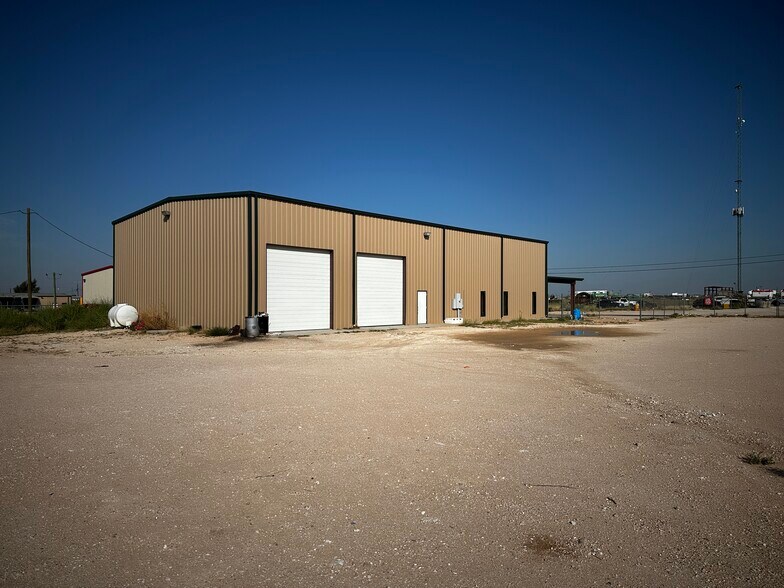 More Photos Of 4200 County Road 72 rd, Midland Warehouse For Lease