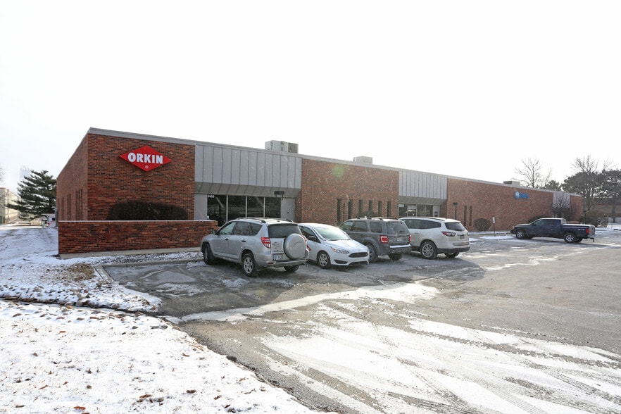 More Photos Of 8605-8619 Quivira Rd, Lenexa Light Distribution For Lease