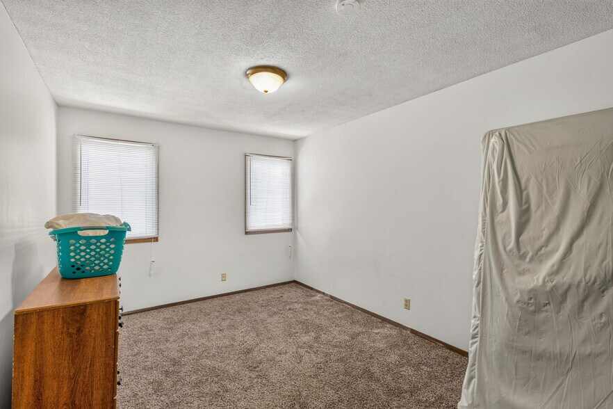 More Photos Of 875-885 25th St, Lincoln Apartments For Sale