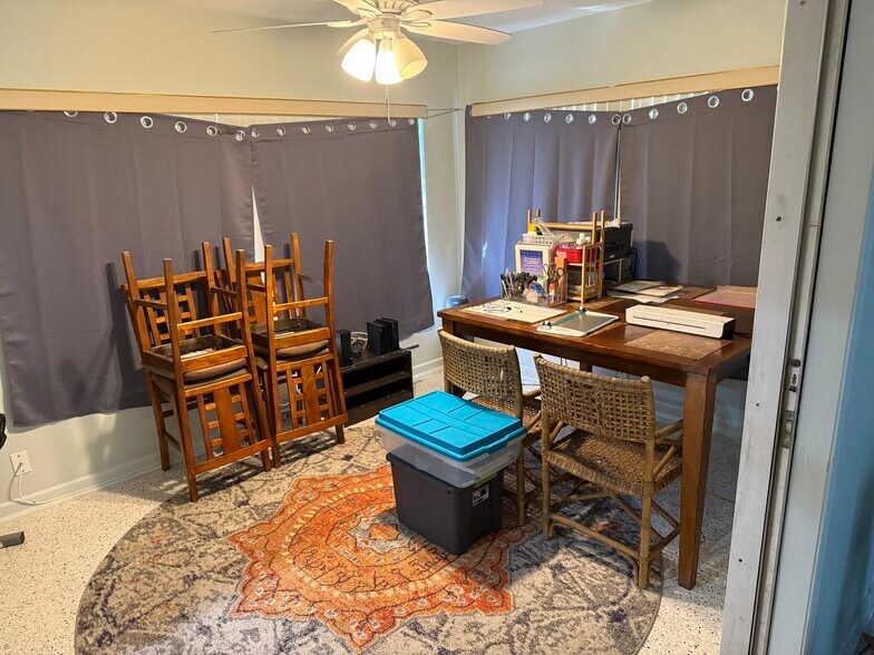 More Photos Of 3111 26th St W, Bradenton Flex For Sale