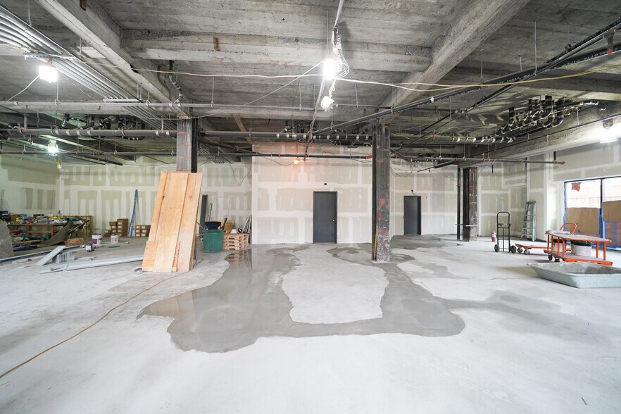 More Photos Of 166-36 Jamaica Ave, Jamaica General Retail For Lease