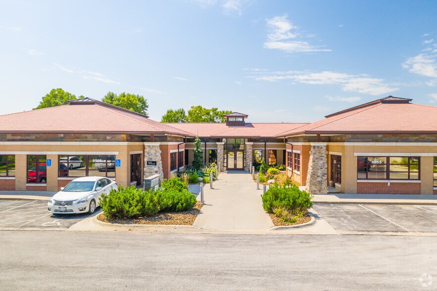 More Photos Of 8555 Executive Woods Dr, Lincoln Office For Lease