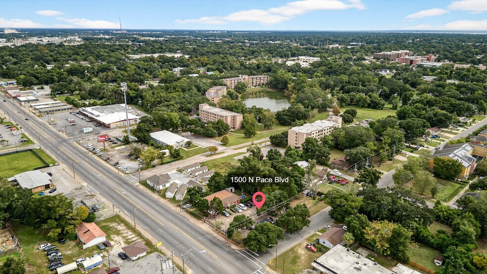 More Photos Of 1500 N Pace Blvd, Pensacola Freestanding For Sale