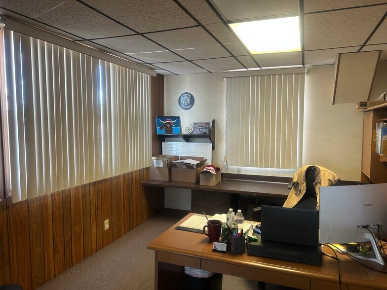 More Photos Of 1921 N Harrison Ave, Pocatello Flex For Sale