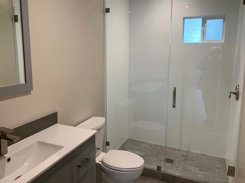 More Photos Of 1015 3rd St, Santa Monica Apartments For Sale