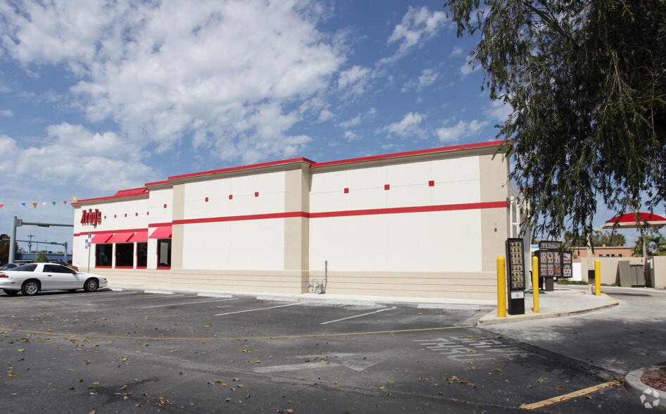 More Photos Of 13050 N Cleveland Ave, North Fort Myers Fast Food For Lease