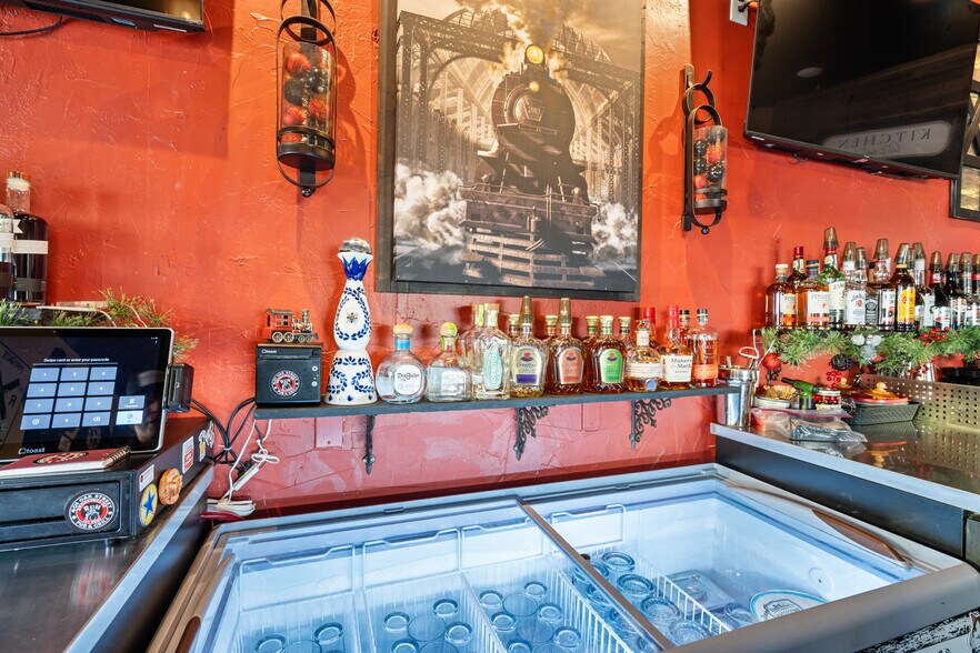 More Photos Of 401 Oak St, Brookings Specialty For Sale