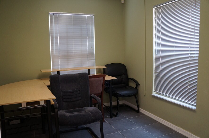 More Photos Of 205 Montgomery Ave, Sarasota Office For Sale