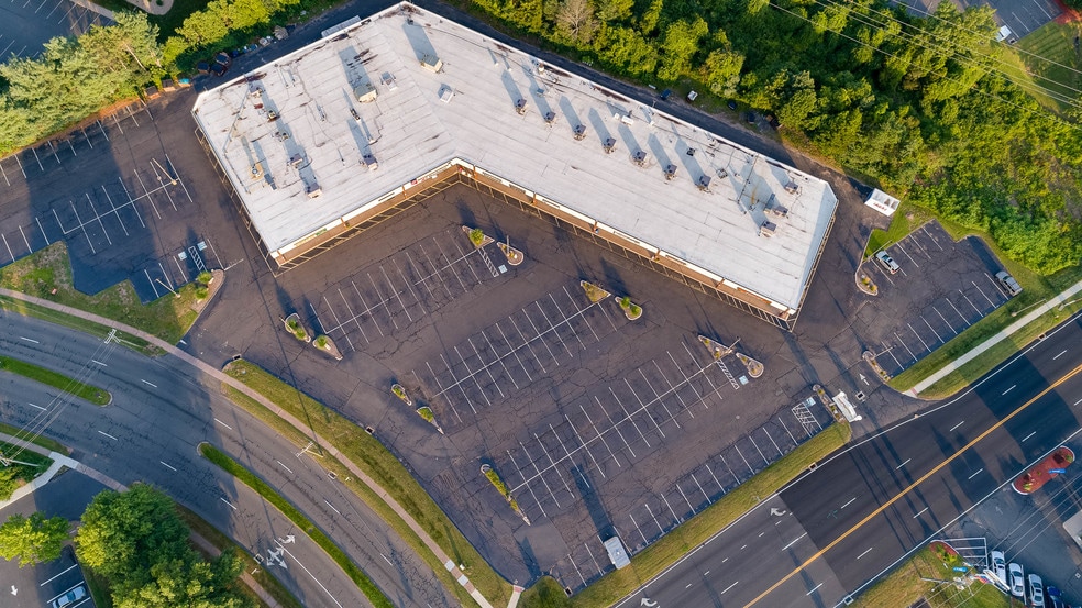 More Photos Of 945 Cromwell Ave, Rocky Hill Storefront For Lease