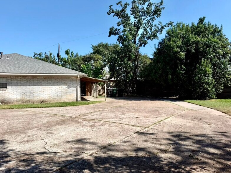 More Photos Of 7315 Housman, Houston Specialty For Sale