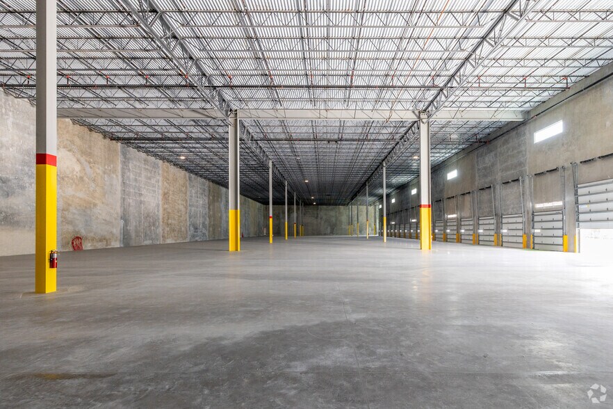 More Photos Of 2260 NW 27th Ave, Miami Refrigeration Cold Storage For Lease