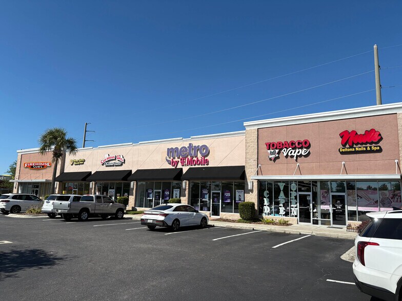 More Photos Of 121 Howland Blvd, Deltona Storefront For Sale