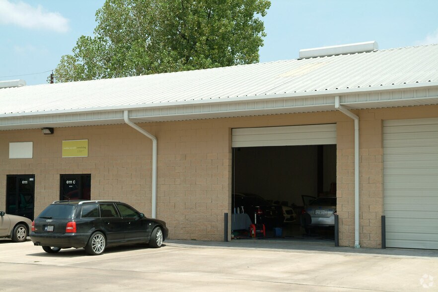 More Photos Of 6111 Milwee St, Houston Unknown For Lease