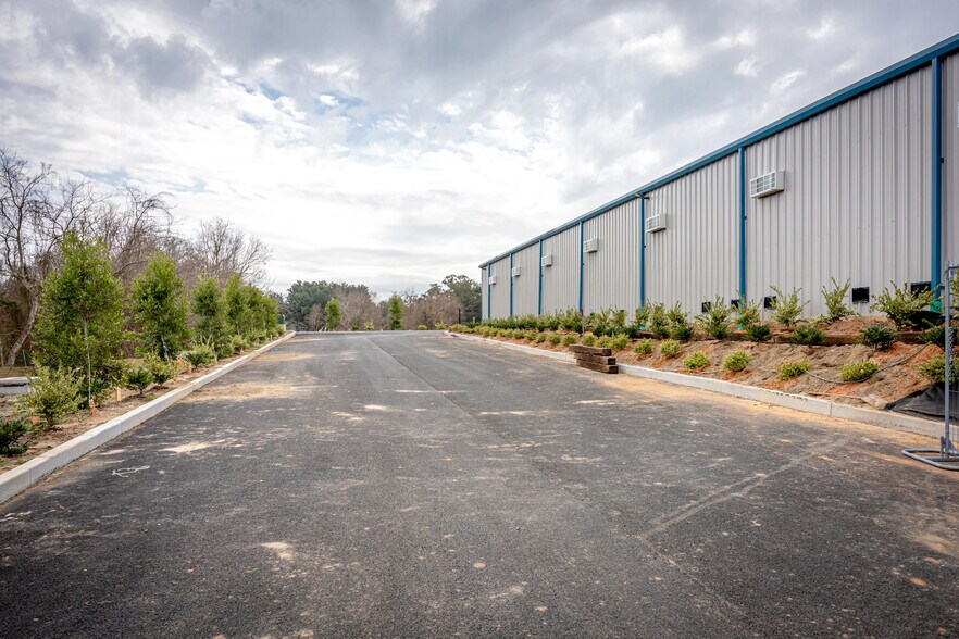 More Photos Of 458 Back Bay Blvd, Biloxi Self Storage For Sale