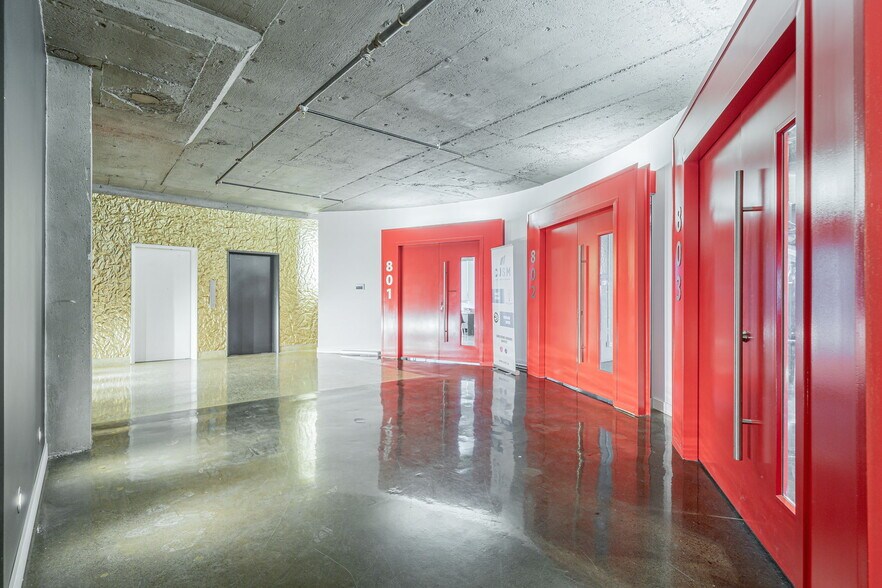 More Photos Of 3737 Boul Cremazie E, Montréal Office For Sale