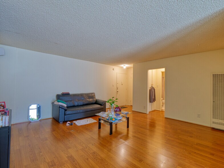 More Photos Of 1408 S Wilton Pl, Los Angeles Apartments For Sale