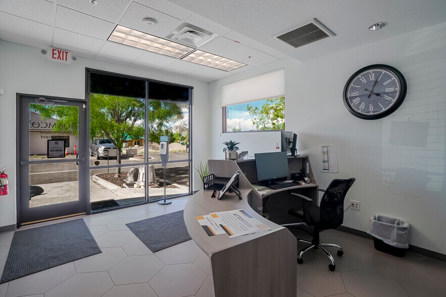 More Photos Of 3207 Lakeside Vlg, Prescott Office For Sale