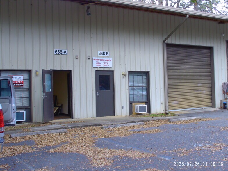 More Photos Of 656 Capital Cir NE, Tallahassee Warehouse For Lease