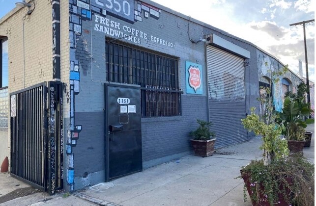 More Photos Of 2341-2345 E Olympic Blvd, Los Angeles Warehouse For Lease