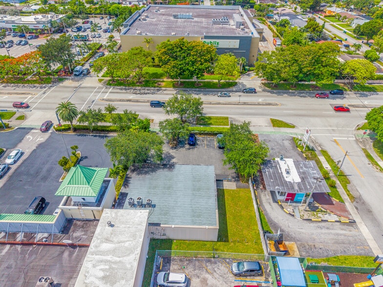 More Photos Of 9465 SW 56th St, Miami Freestanding For Sale