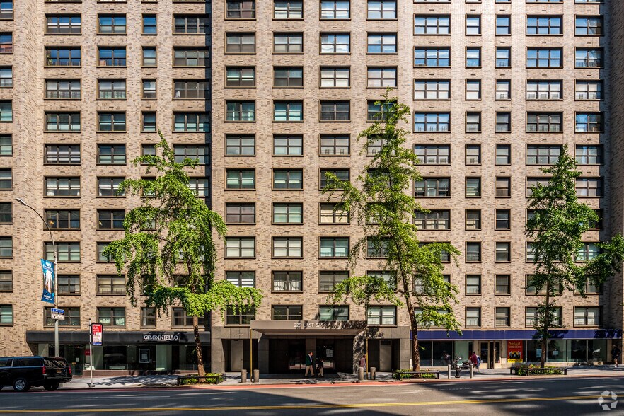More Photos Of 225 E 57th St, New York Apartments For Sale