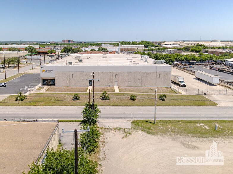 More Photos Of 4311 Director Dr, San Antonio Warehouse For Lease