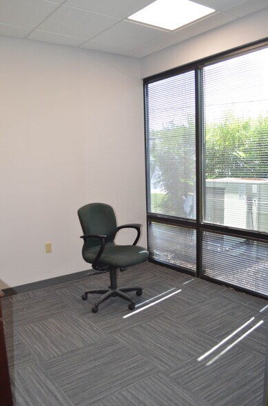 More Photos Of 1657 Murfreesboro Rd, Nashville Flex For Sale