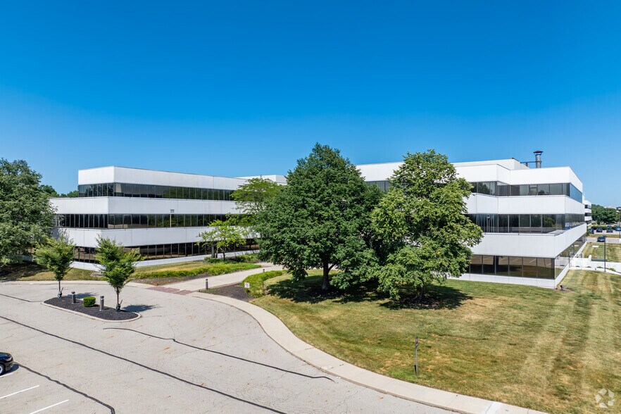 More Photos Of 100 E Campus View Blvd, Columbus Unknown For Lease