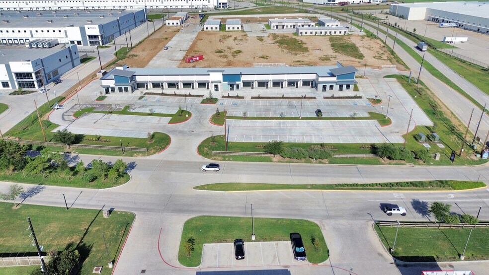 More Photos Of 30625 Kingsland Blvd, Brookshire Storefront For Lease