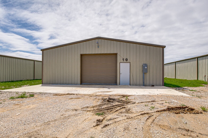 Primary Photo Of 9668 CR 147, Kaufman Unknown For Lease