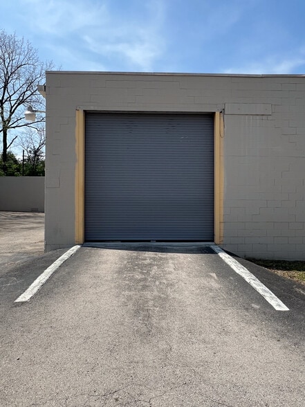 More Photos Of 1933 Elm Tree Dr, Nashville Service For Lease