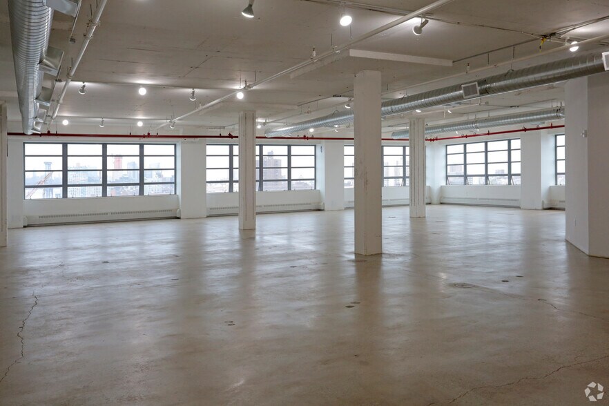 More Photos Of Brooklyn Navy Yard - Building 77, Brooklyn Loft Creative Space For Lease