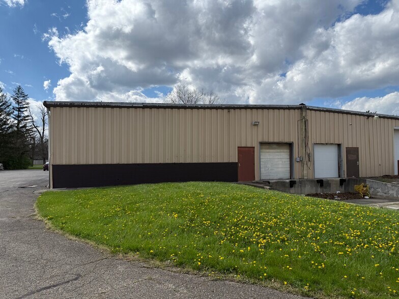 More Photos Of 2080-2090 Fairwood Ave, Columbus Warehouse For Lease