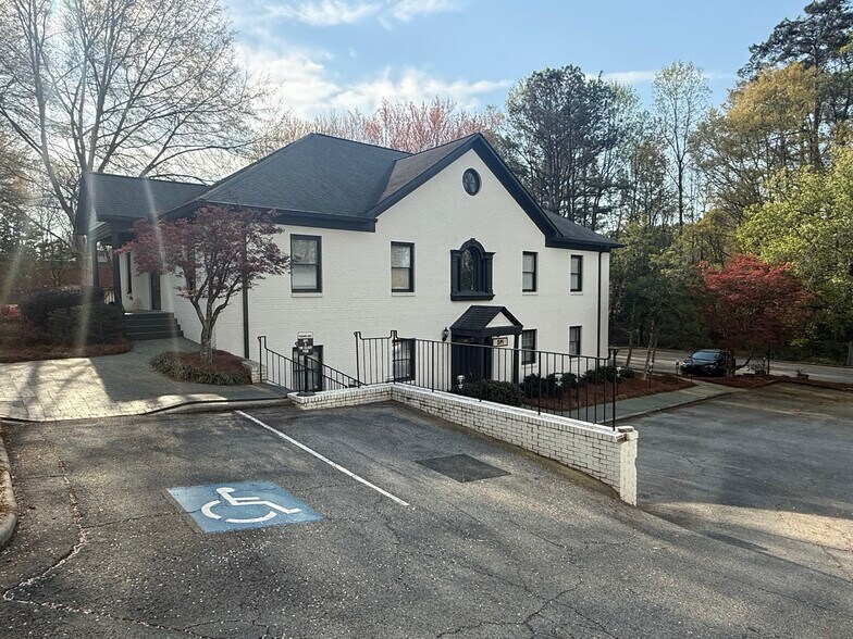 More Photos Of 1155 Hightower Trl, Atlanta Medical For Sale