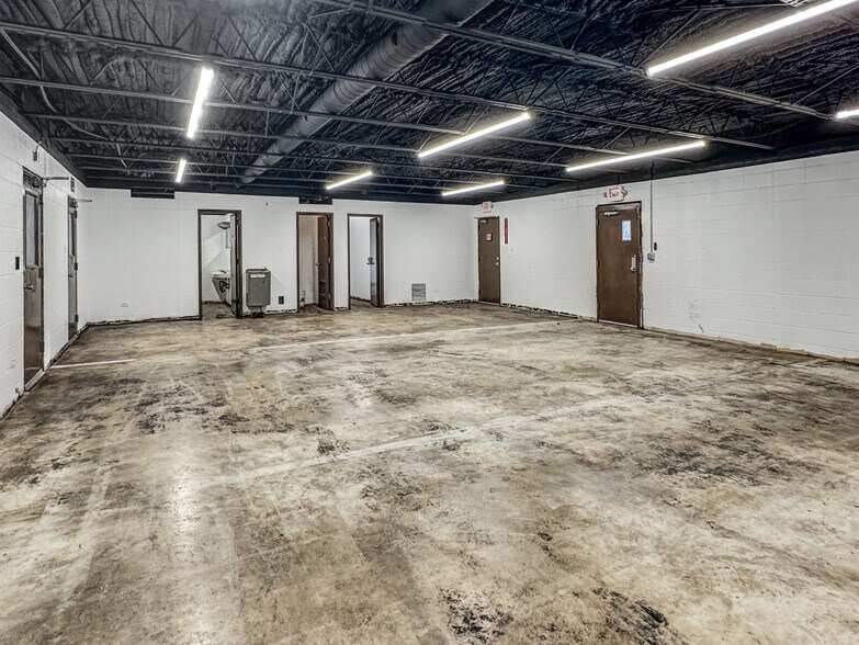 More Photos Of 313 Franklin Ave, Union Light Distribution For Sale