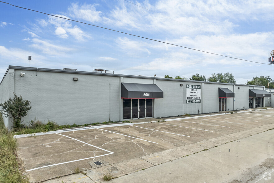 Primary Photo Of 5001-5005 Gulf Fwy, Houston Warehouse For Lease