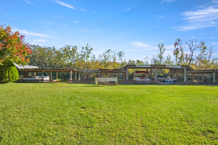 More Photos Of 5620 Bertsville Rd, Lady Lake Hotel For Sale