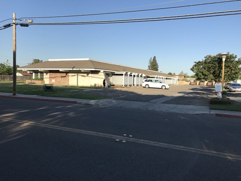 More Photos Of 1827 S Court St, Visalia Medical For Sale