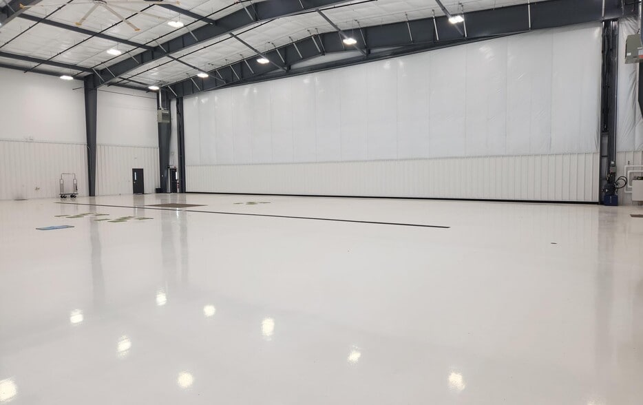More Photos Of 2907 E Empire St, Bloomington Airplane Hangar For Sale