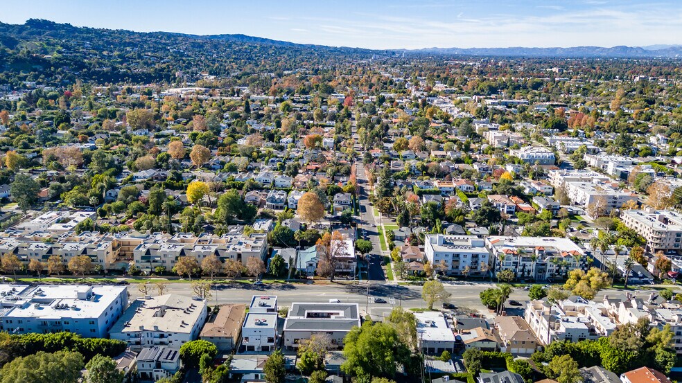 More Photos Of 12070 Woodbridge St, Studio City Apartments For Sale