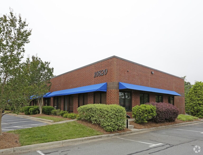 Primary Photo Of 10820 Independence Point Pky, Matthews Warehouse For Lease