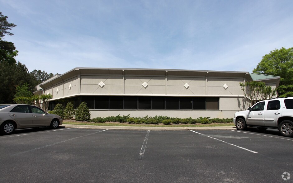 More Photos Of 2111 Parkway Office Cir, Hoover Office For Sale