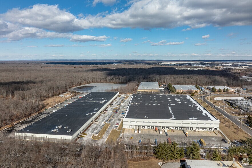 More Photos Of 114 Melrich Rd, Cranbury Warehouse For Lease