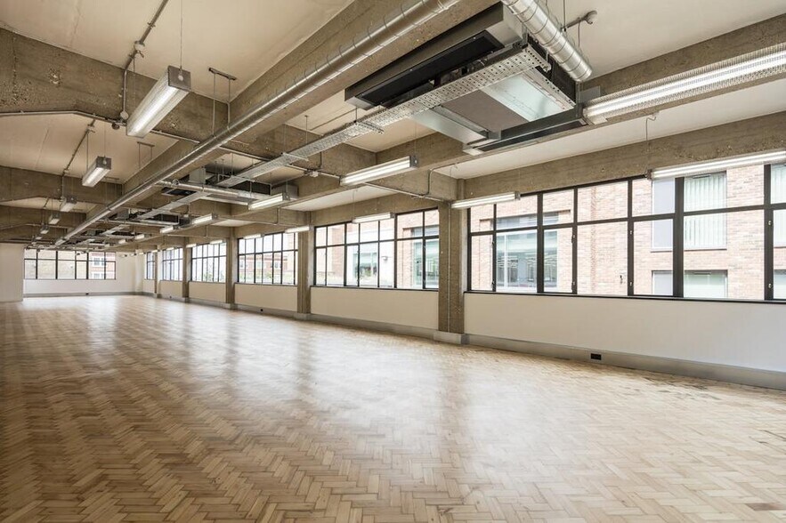 More Photos Of 15-27 Gee St, London Office Residential For Lease